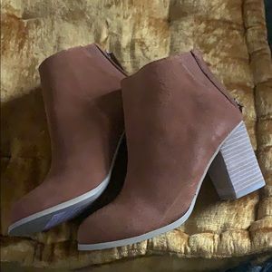 Like new heels from urban